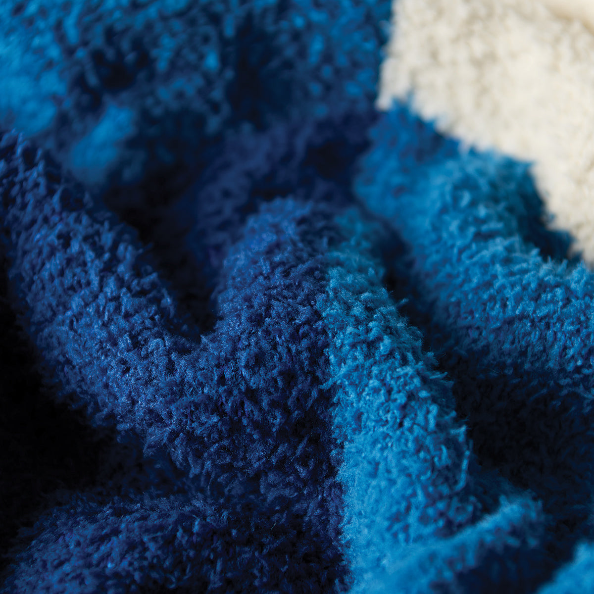 Robbie Plush Knit Throw Blanket | Robbie Simon x Slowtide