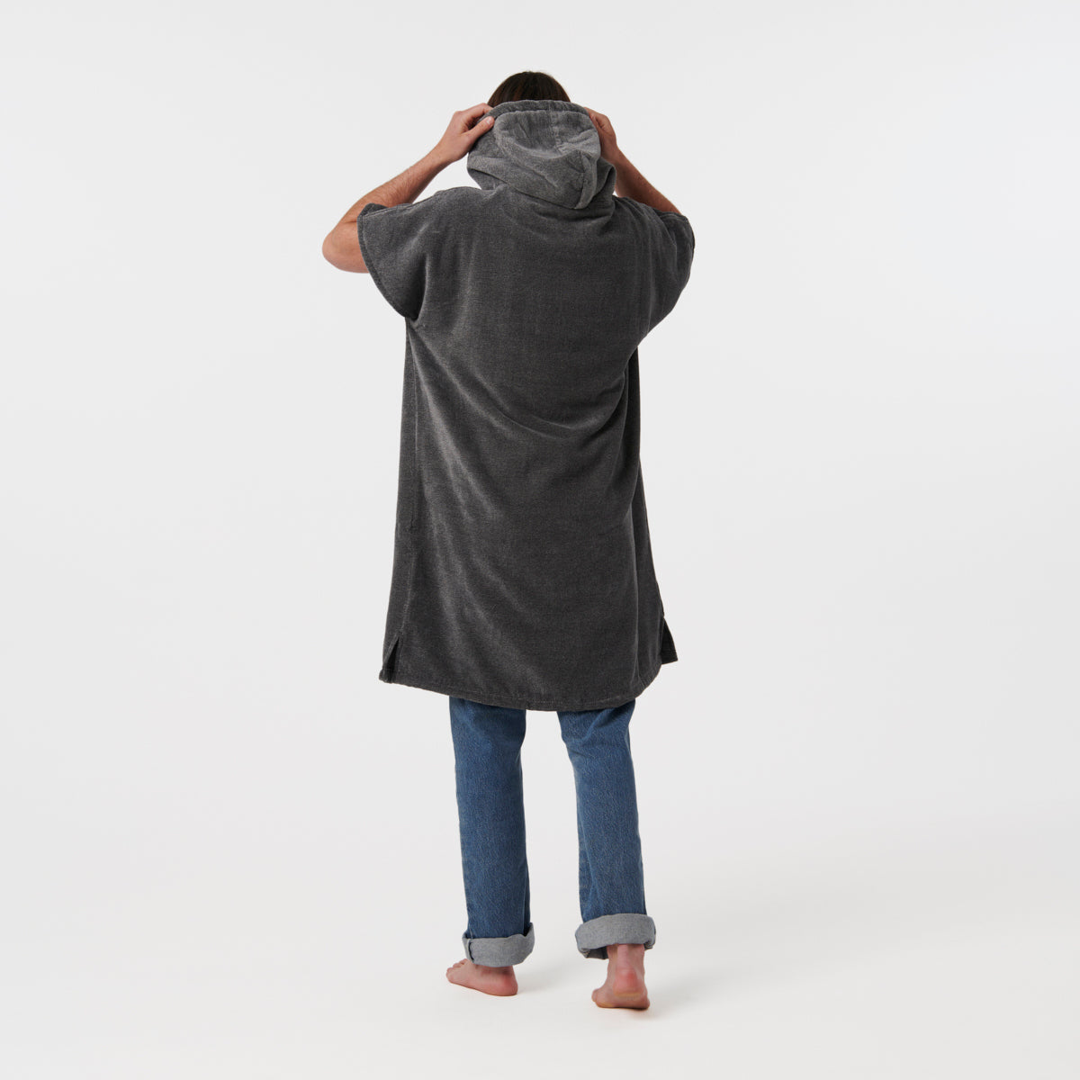 Changing poncho with hood, absorbent fabric, for beach or pool use.