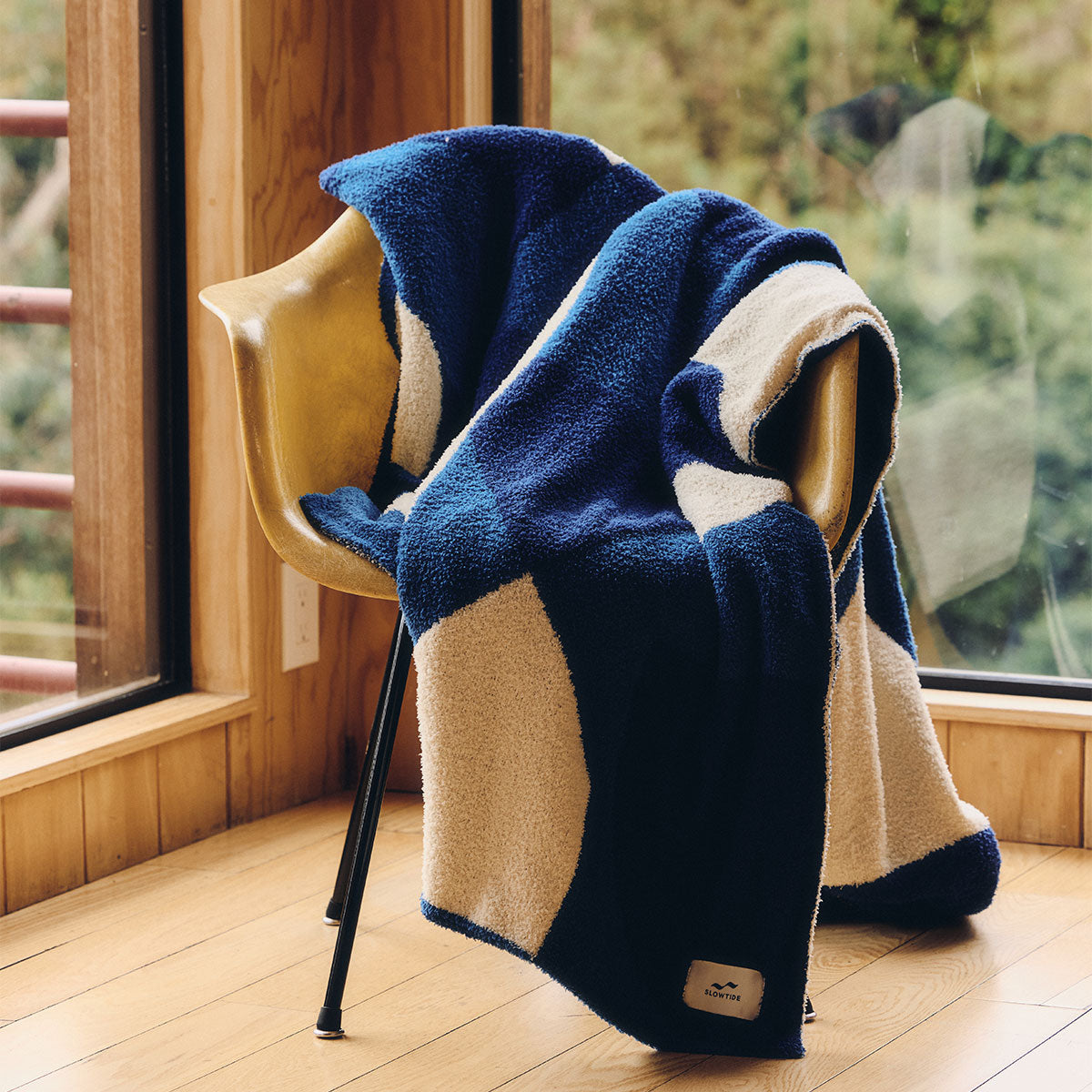 Robbie Plush Knit Throw Blanket | Robbie Simon x Slowtide