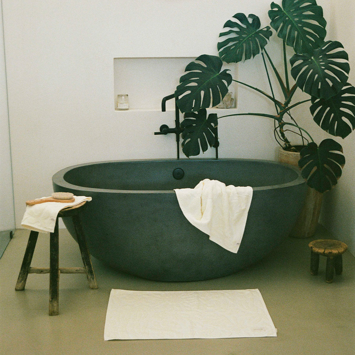 Sunny Sculpted Bath Mat - Cream