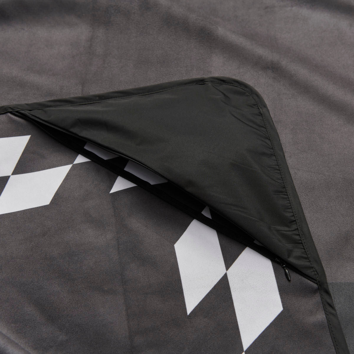 Blocks On Fire Quick-Dry Picnic Blanket | Wu-Tang Clan x Slowtide