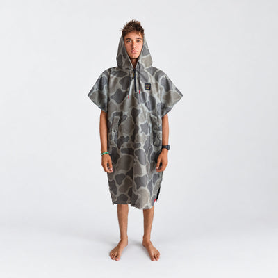 Quick-dry poncho with camo pattern.
