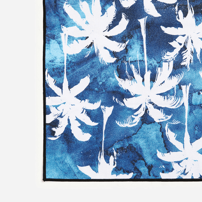 Towel, microfiber, abstract blue and white palm leaf pattern, fast-drying.