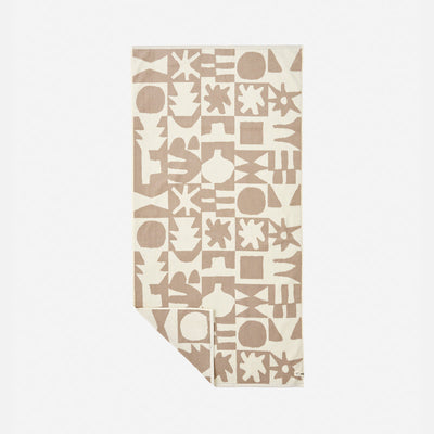 Bath and hand towel set, beige and white, high-density geometric pattern.