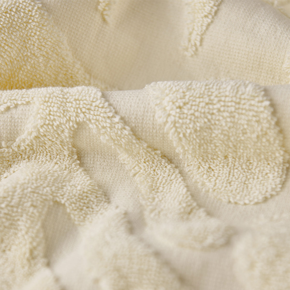 Sunny Sculpted Bath Towel - Cream