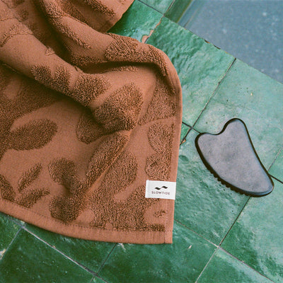 Sunny Sculpted Bath Towel - Toast